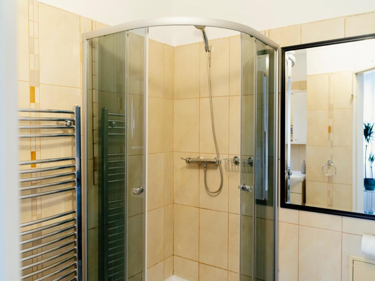Lovely Vintage Double Studio In City Center Bukurešť Exteriér fotografie